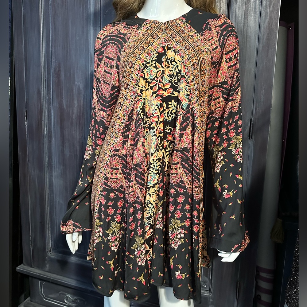 FREE PEOPLE - Bell sleeve dress SIZE Medium
